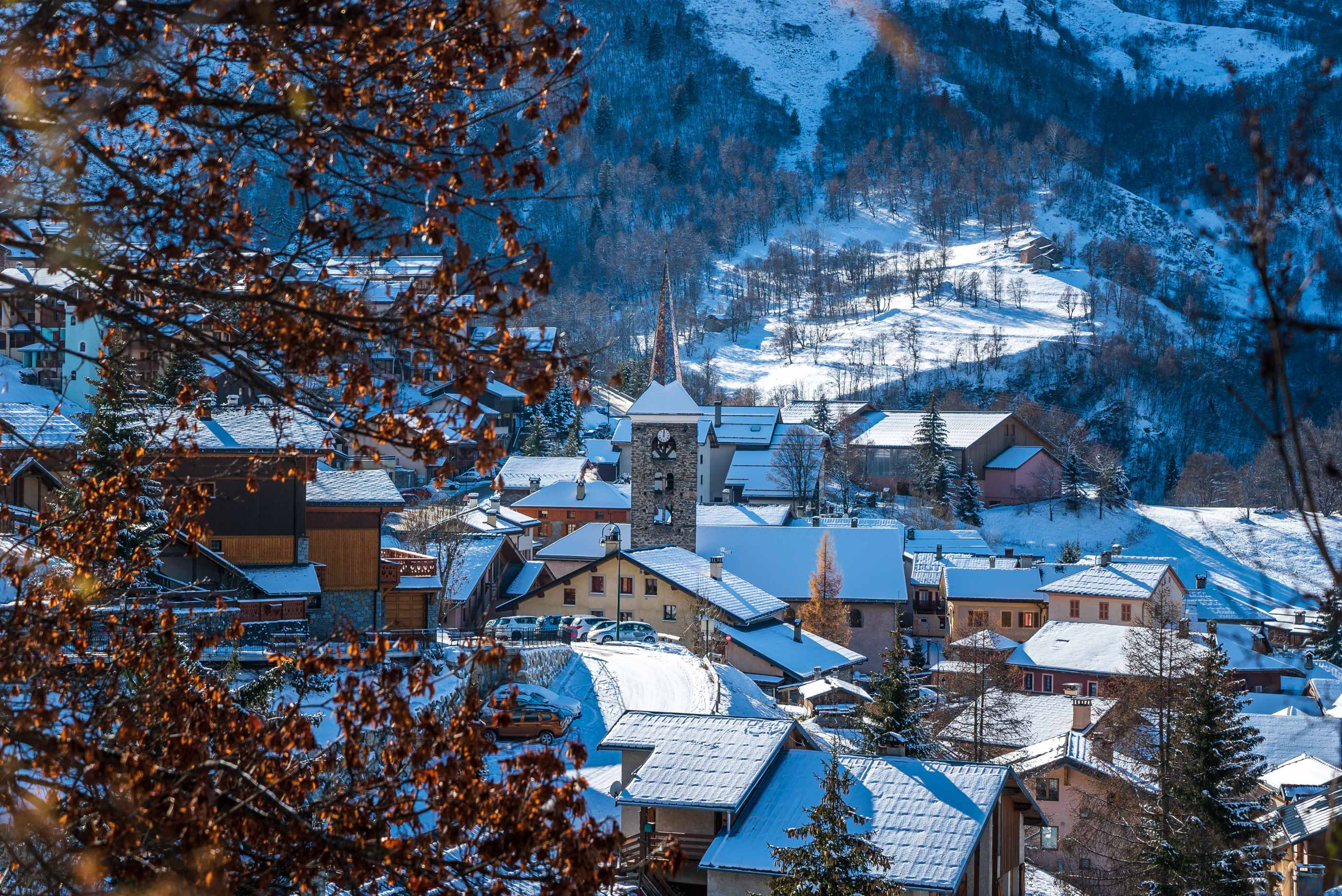 Resort guide St Martin de Belleville maps restaurants information